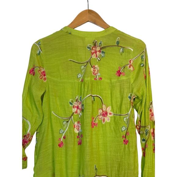 Fig & Flower Women's Embroidered Floral Button Front Shirt Size S Green Roll Tab - Picture 7 of 9